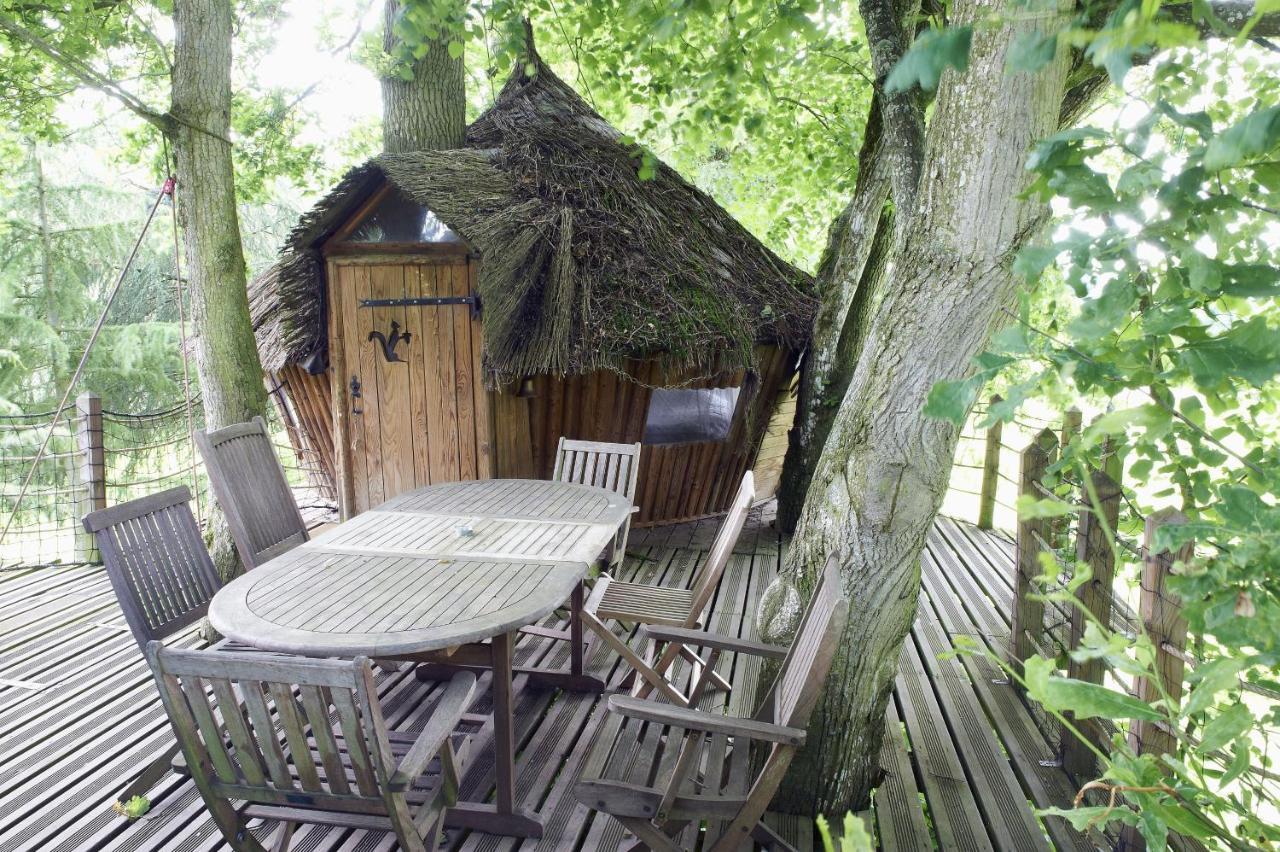 Insolite Dans Les Arbres Les Ormes, Epiniac Bed & Breakfast Exterior photo